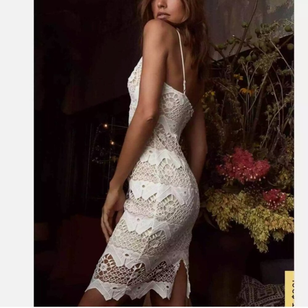 NWT-  Lulu’s Sway Away White Crochet Lace Dress- SIZE LARGE - Picture 5 of 8